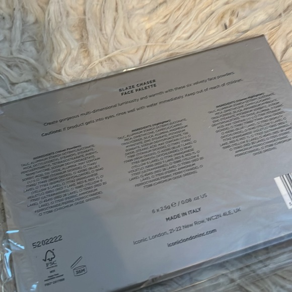 Iconic London Blaze Chaser Face Palette - Picture 3 of 3